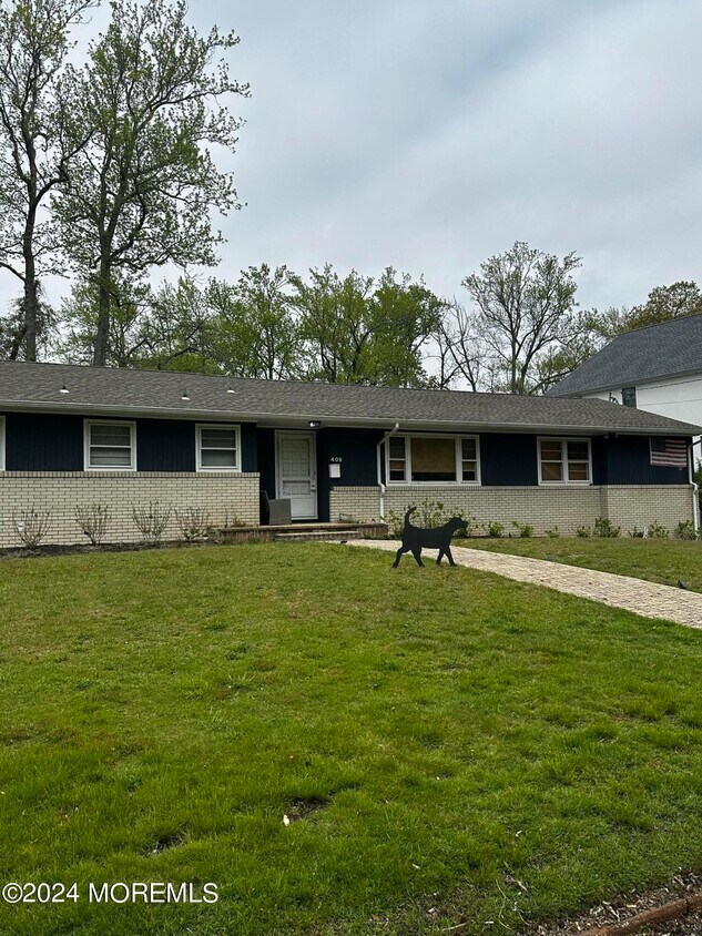 Foto principal - 409 Brookside Ave