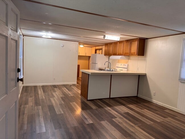 Building Photo - 506-D SAUNDERS DR