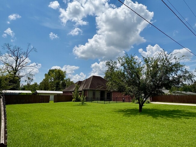 Building Photo - 40489 1513