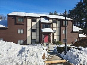 Building Photo - 66 Highwood Dr