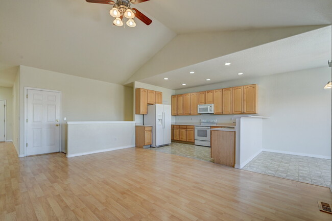 Building Photo - $2,750.00, 3 Bed, 2 Bath Ranch Style Home ...