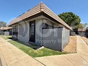 Building Photo - 9021 W Elm St
