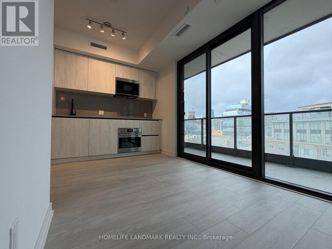 Building Photo - 35 Parliament St