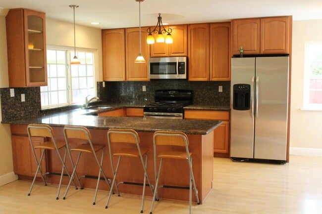 Building Photo - 360 Grunion Ct