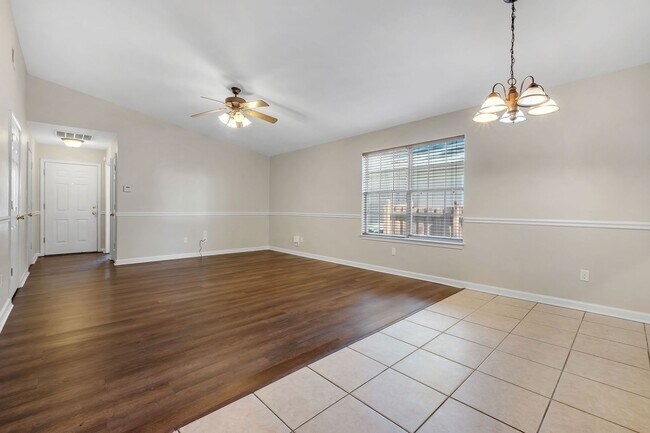 Foto del edificio - Cozy 3 Bedroom, 2 Bathroom abode with 2 car garage