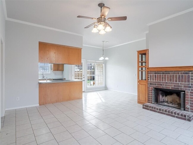 Building Photo - 2802 W Sunset Dr