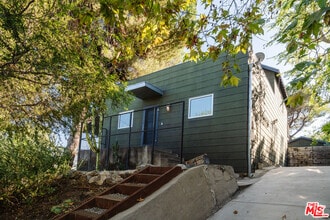 Building Photo - 2300 Baxter St