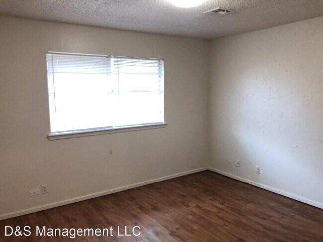 Building Photo - 2 br, 1 bath House - 162 NE 12th Street,