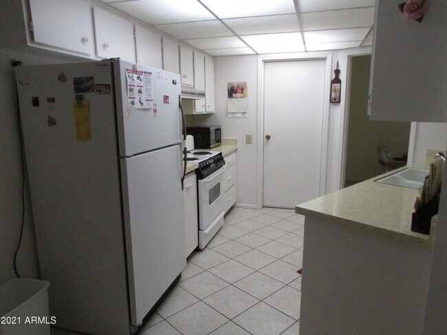Foto del edificio - 10880 W Emerald Dr