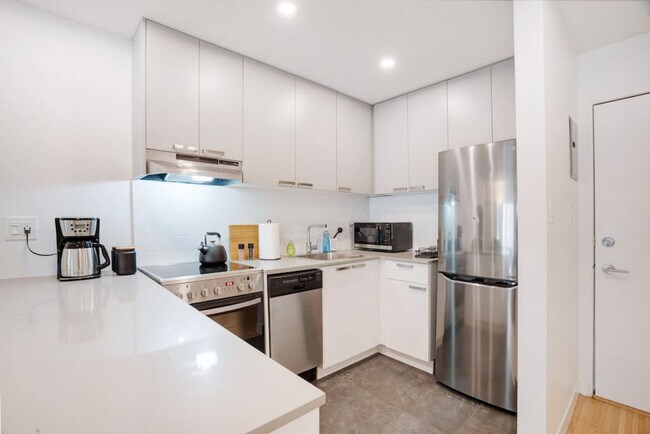 Photo du bâtiment - 1550 W 11th Ave