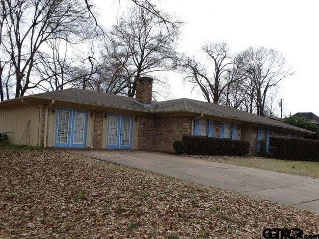 Building Photo - 1220 Brookshire Dr
