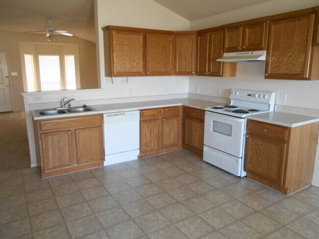 Building Photo - Convenient To Tech/LCU/ South Plains Colle...