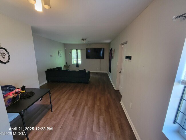 Building Photo - 2872 Antioch Rd