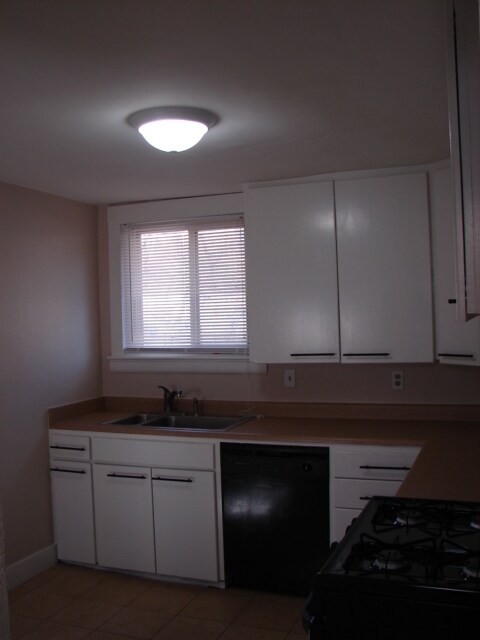 Building Photo - 3151 W Pikes Peak Ave