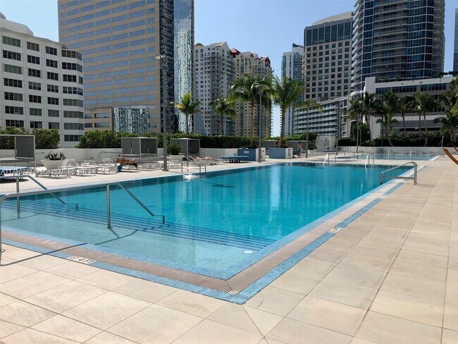 Foto del edificio - 950 Brickell Bay Dr