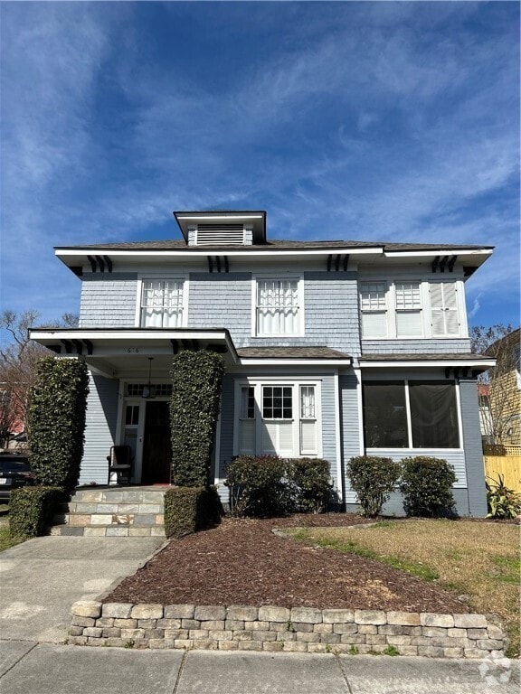 Building Photo - 616 Maupas Ave