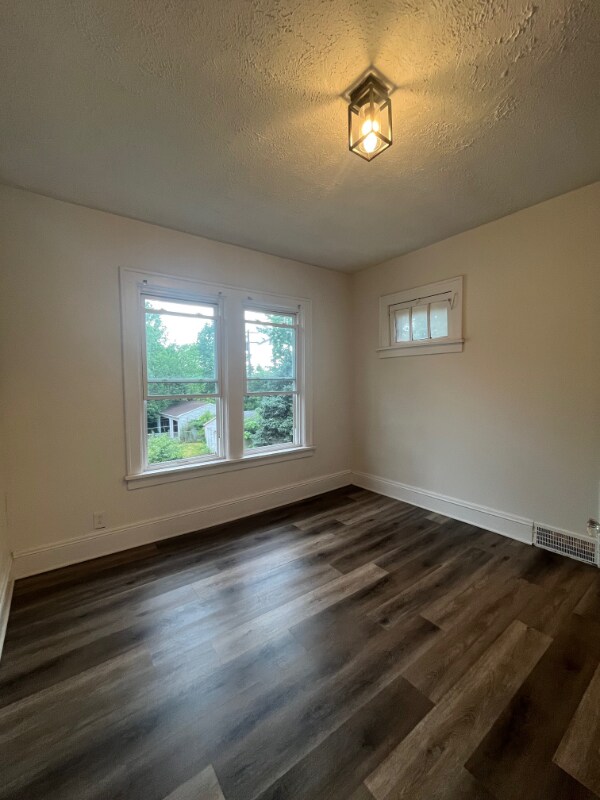 Building Photo - 3265 E Overlook Rd