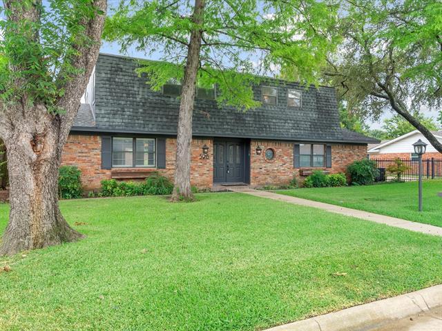 Foto del edificio - 5913 Meredith Ln