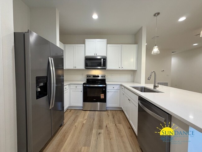 Building Photo - Lovely New Construction Unit in Fort Walton Beach!