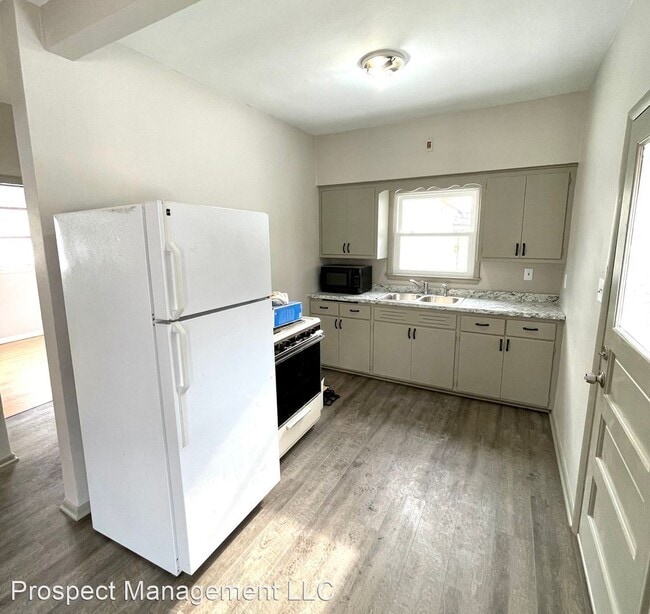 Building Photo - 2 br, 1 bath House - 6811 W. Lloyd Street