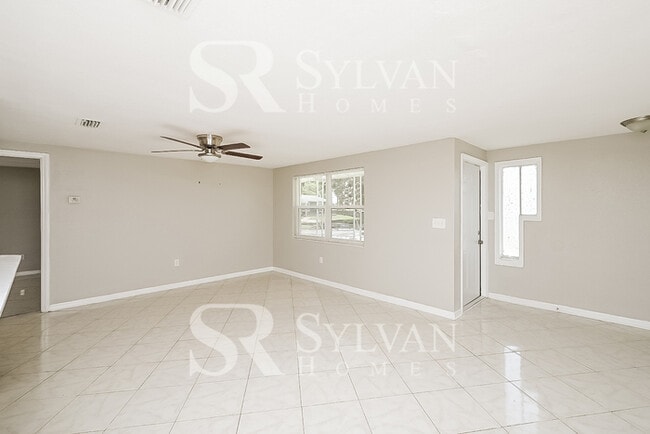 Foto del edificio - The living is easy in this 3 bedroom, 1 bathroom home