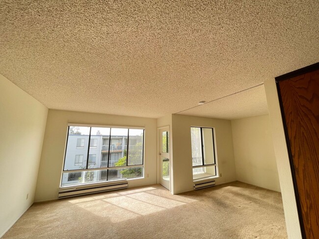 Building Photo - BEAUTIFUL STUDIO AVAILABLE FOR RENT