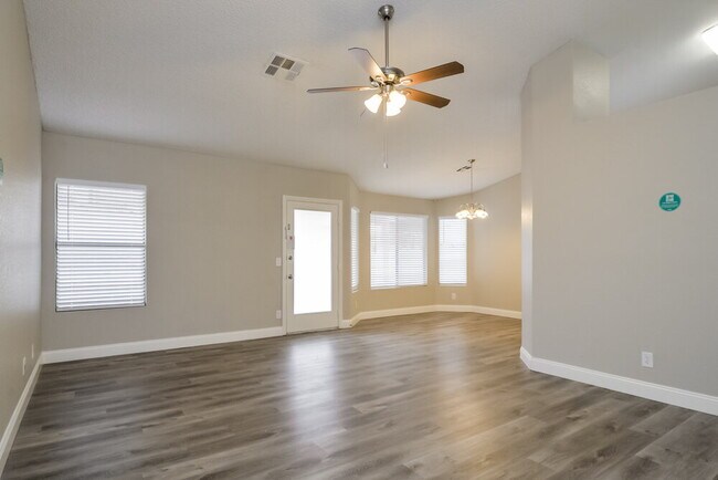 Building Photo - 705 Skipjack Dr