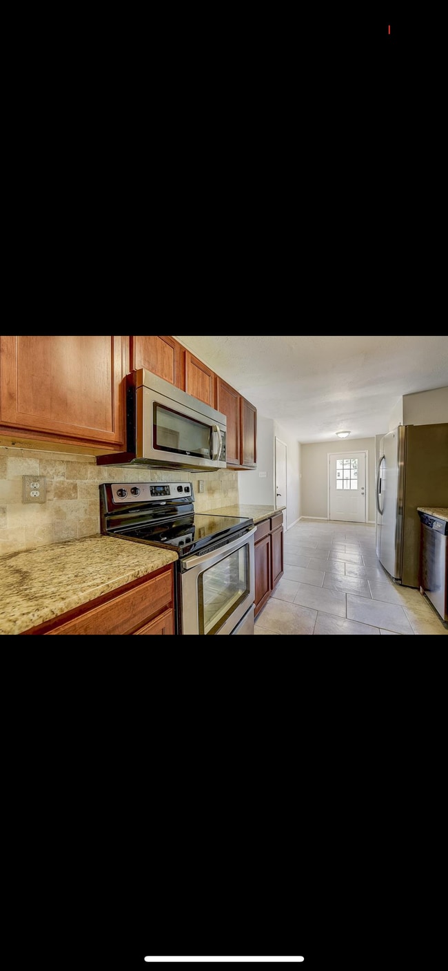 Building Photo - 9226 Millwood Dr