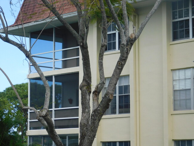 Building Photo - 5500 Tamberlane Cir