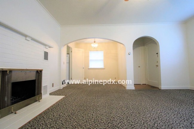 Building Photo - Cute home in NE Portland
