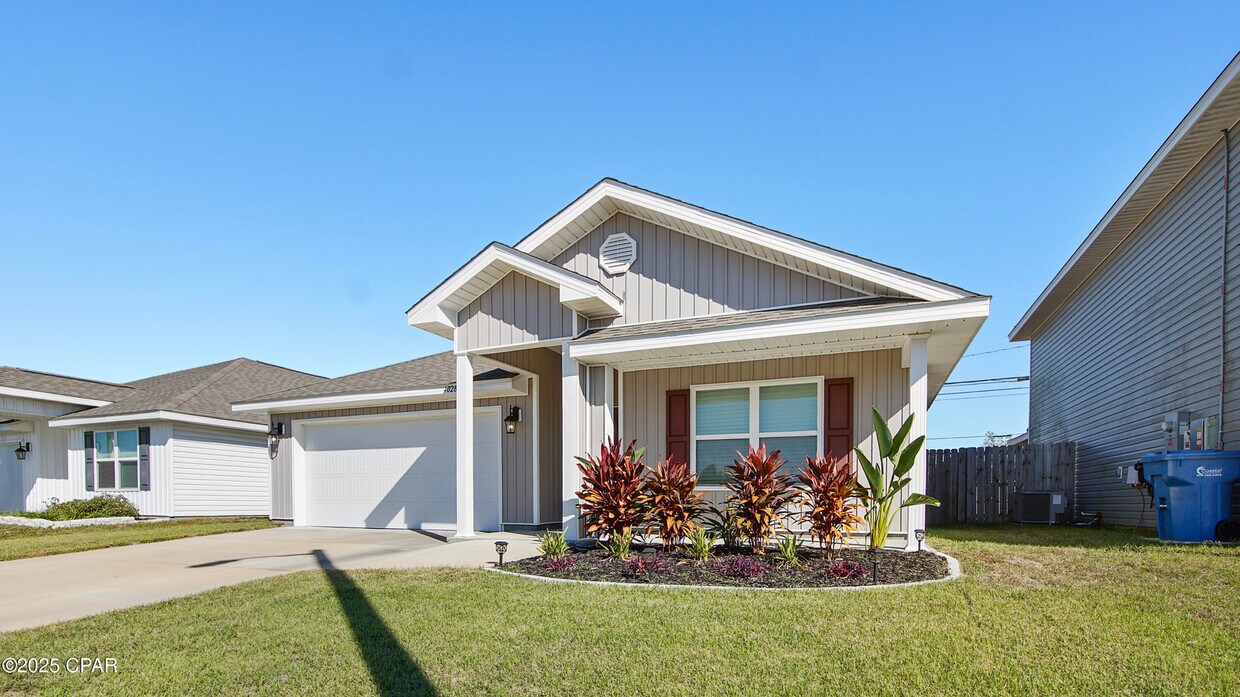 Foto principal - 4028 Silver Spur Rd