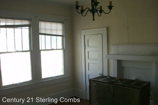 Building Photo - 3 br, 1 bath House - 706 Nashville Road