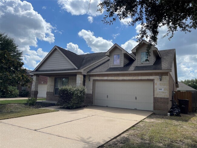 Foto del edificio - 5811 Ranch Riata Ct