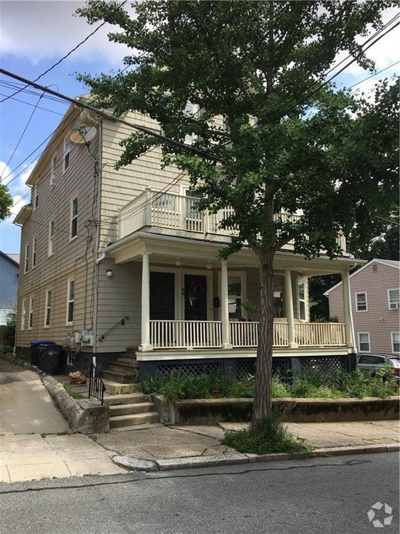 Blackstone Apartments for Rent with Hardwood Floors Providence, RI