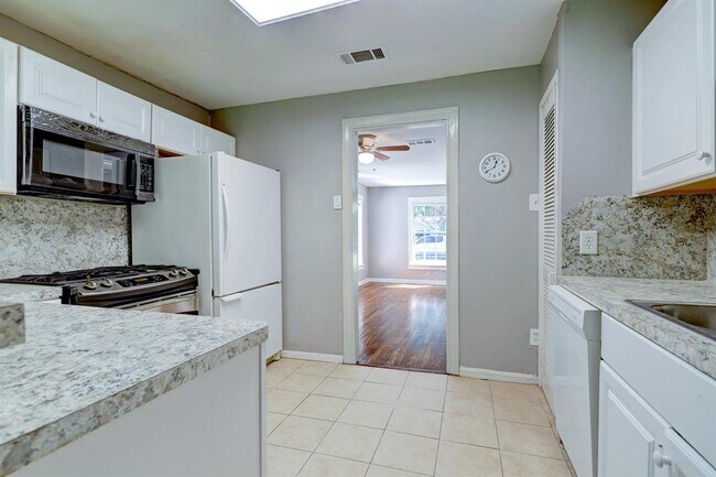 Foto del edificio - 5632 Community Dr
