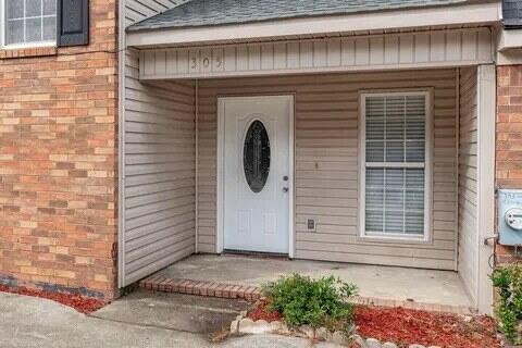 Building Photo - 305 Hazelnut Dr