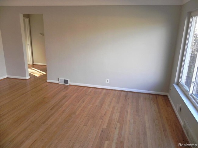 Foto del edificio - 13131 Dartmouth St