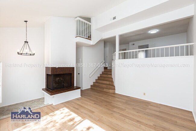 Building Photo - 3222 Caminito Eastbluff