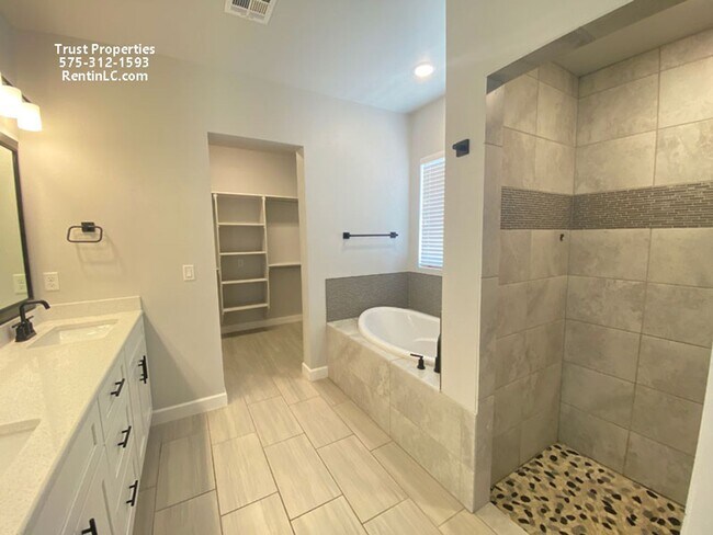 Building Photo - Beautiful newer home in Sonoma Ranch