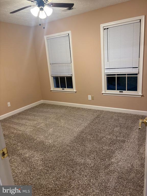 Foto principal - 9238 Crescent Ln