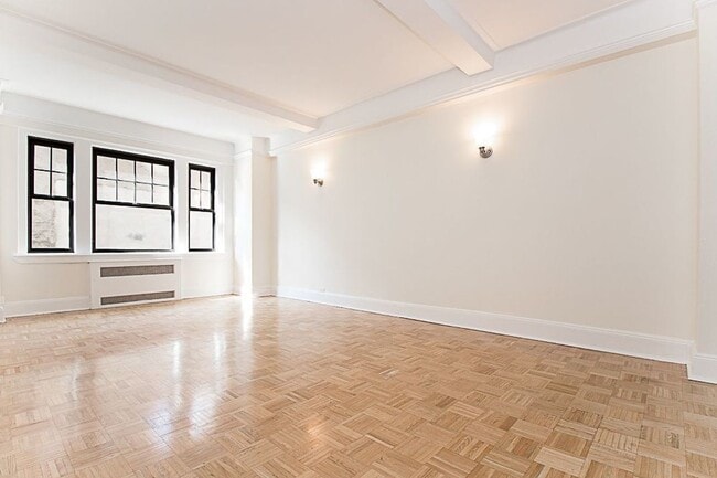 Building Photo - Christopher Street