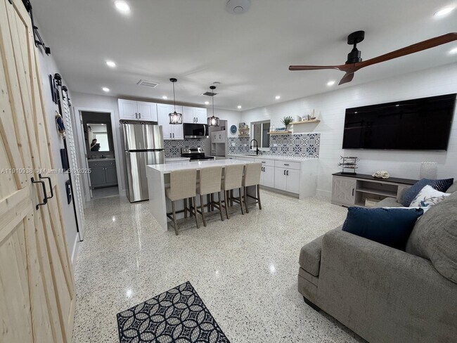 Foto del edificio - 219 S Bay Harbor Dr