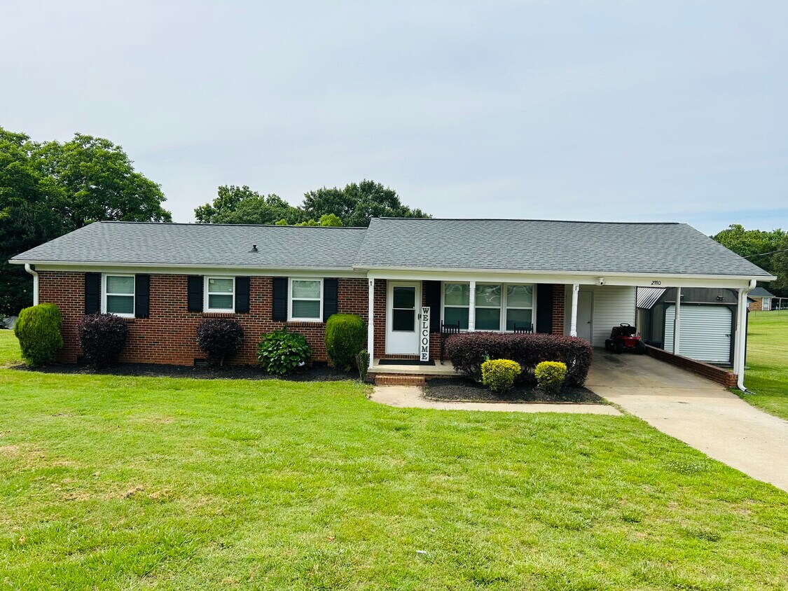 Foto principal - 2110 S Post Rd