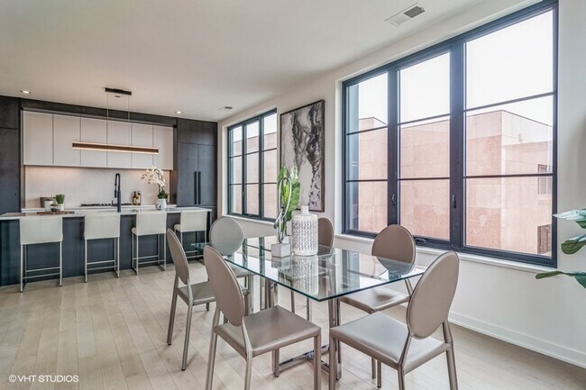 Foto del edificio - 1400 W Monroe St