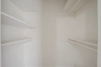 Building Photo - 9811 Mango St