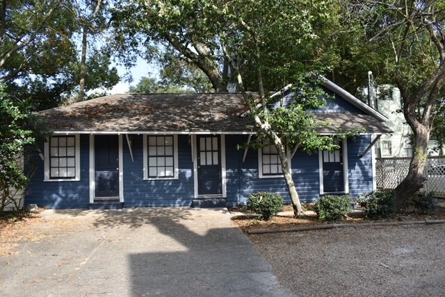 Primary Photo - 810 N Barcelona St