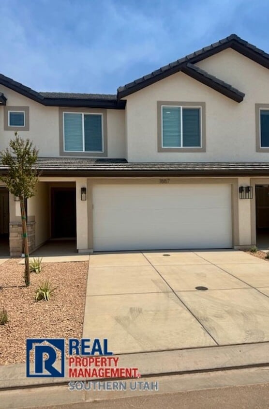 Primary Photo - 4 BEDROOM Long Valley Townhome with all th...