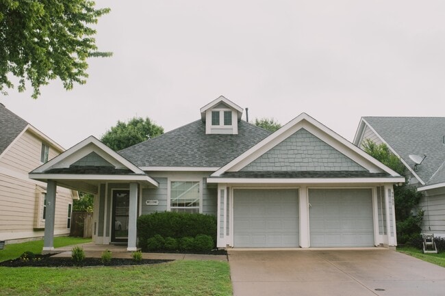 Building Photo - 9908 Half Moon Dr