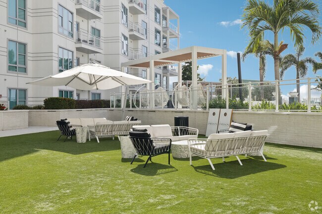 Área de la piscina - The Emerson at Rocky Point