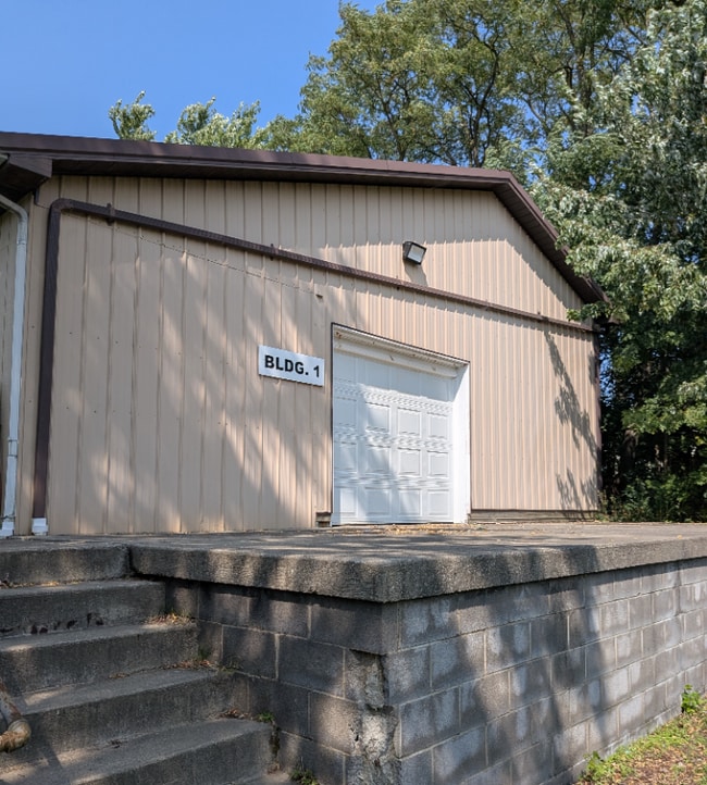 Building Photo - 9808 OH-43